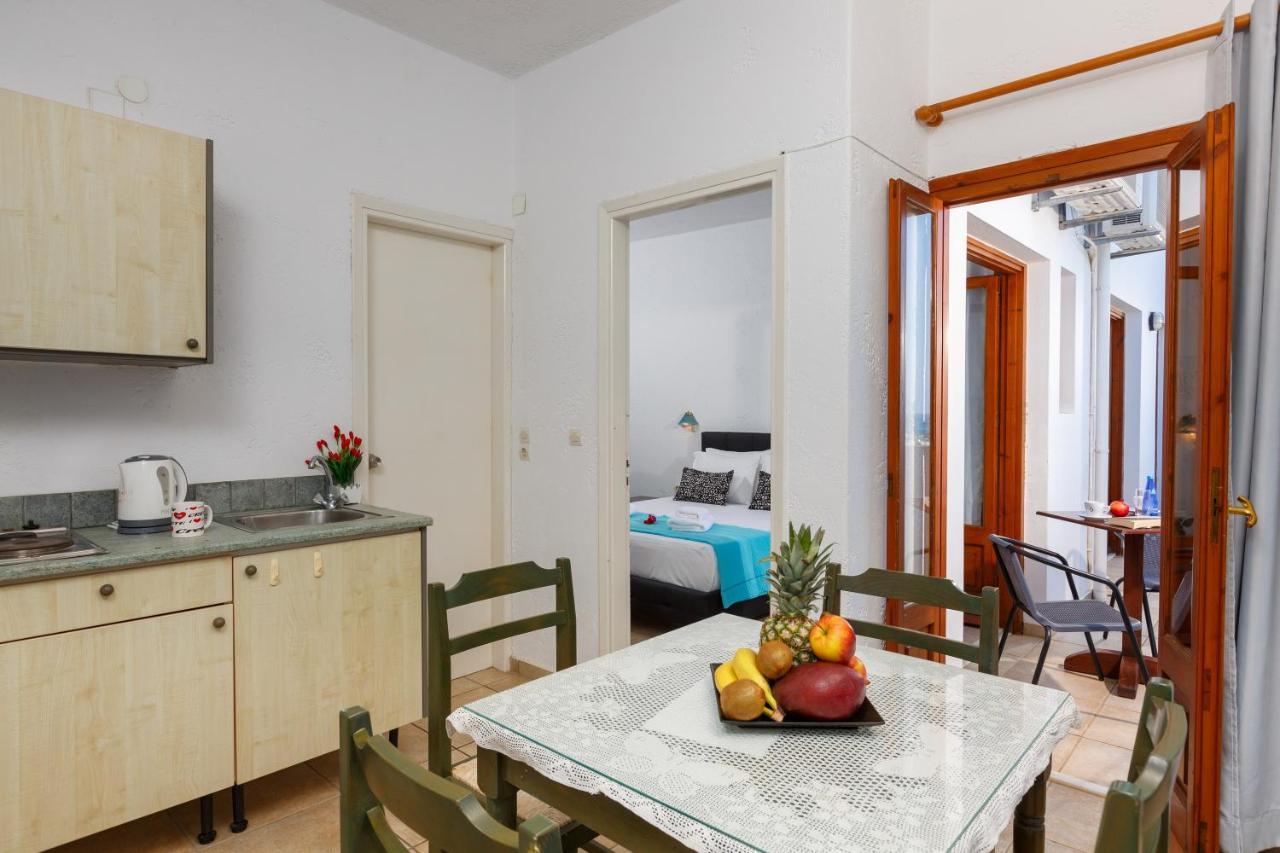 Romantica Hotel Apartments ヘルソニソス エクステリア 写真